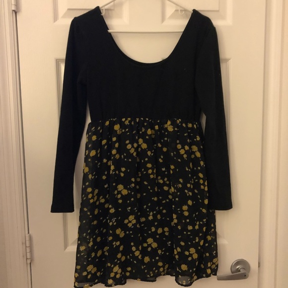 Volcom Black Dress - Picture 5 of 6